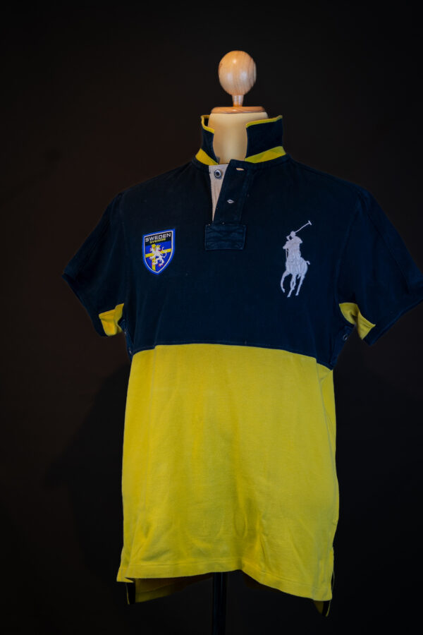 Yellow and black shirt with Sweden patch, L